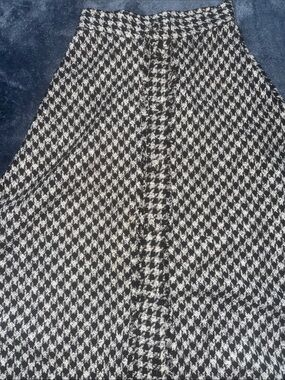 Zara Black and White Houndstooth Midi Skirt